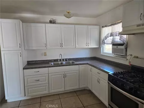 Kitchen - 6163 Sun Ct, Twentynine Palms, CA 92277 photo 2 of 3