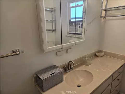 Bath - 6163 Sun Ct, Twentynine Palms, CA 92277 photo 2 of 2
