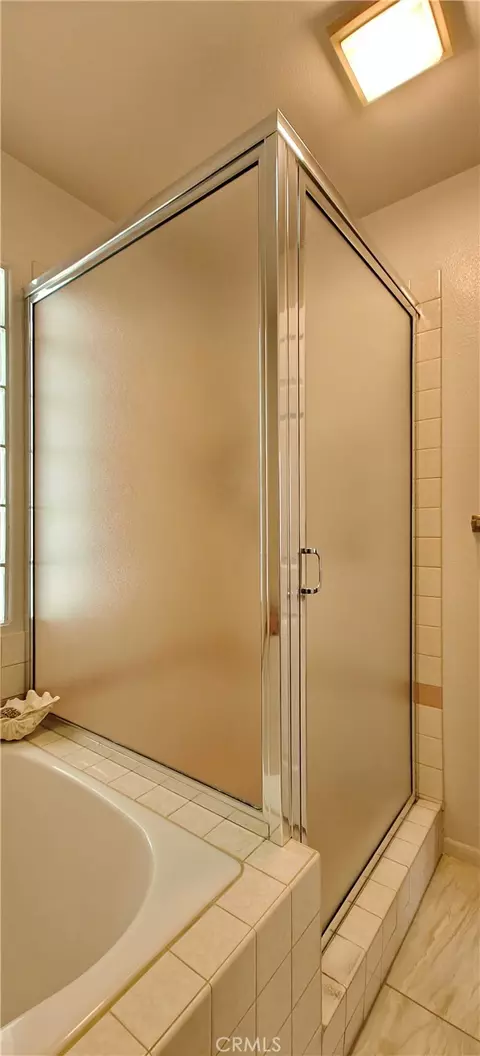 Bath - 6144 Carodean, Twentynine Palms, CA 92277 photo 3 of 10