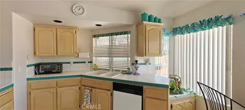 Kitchen - 6144 Carodean, Twentynine Palms, CA 92277 photo 7 of 9