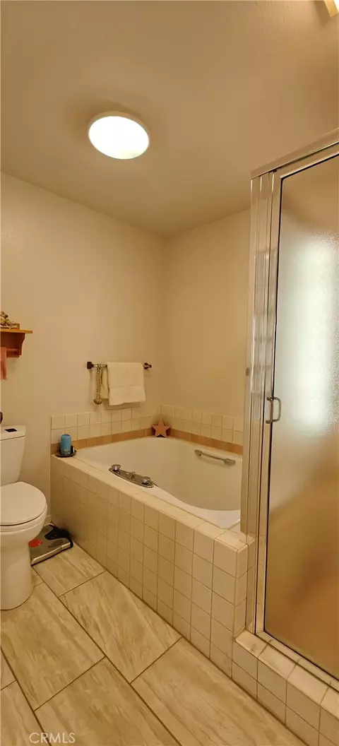 Bath - 6144 Carodean, Twentynine Palms, CA 92277 photo 8 of 10