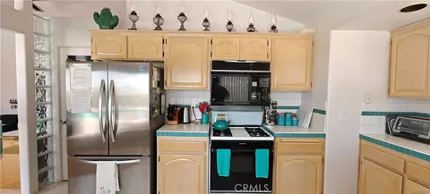Kitchen - 6144 Carodean, Twentynine Palms, CA 92277 photo 6 of 9