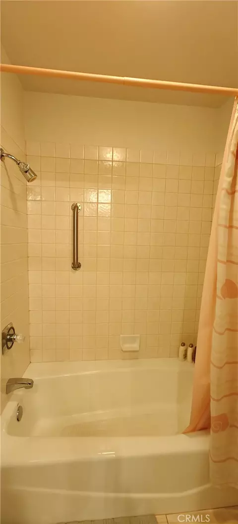 Bath - 6144 Carodean, Twentynine Palms, CA 92277 photo 5 of 10