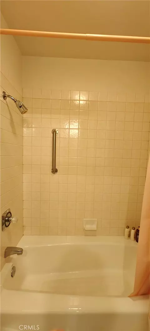 Bath - 6144 Carodean, Twentynine Palms, CA 92277 photo 6 of 10