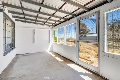 Exterior - 1010 Wamego, Yucca Valley, CA 92284 photo 9 of 25