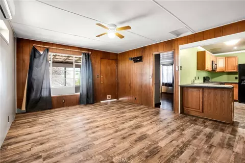 Living - 1010 Wamego, Yucca Valley, CA 92284 photo 3 of 6