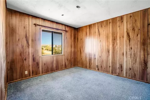 Bedroom - 1010 Wamego, Yucca Valley, CA 92284 photo 6 of 9