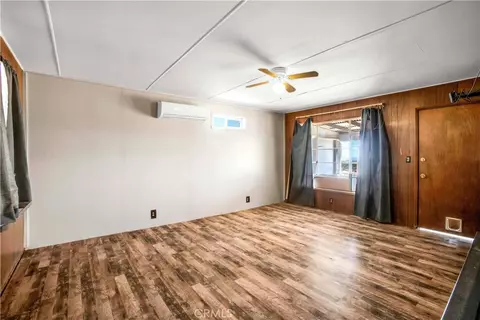 Living - 1010 Wamego, Yucca Valley, CA 92284 photo 4 of 6