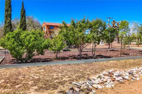 Exterior - 1010 Wamego, Yucca Valley, CA 92284 photo 6 of 25