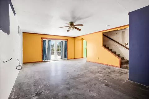 Living - 1010 Wamego, Yucca Valley, CA 92284 photo 2 of 6