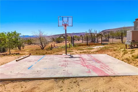 Exterior - 1010 Wamego, Yucca Valley, CA 92284 photo 20 of 25