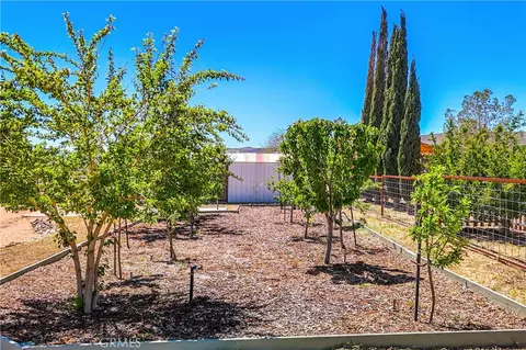 Exterior - 1010 Wamego, Yucca Valley, CA 92284 photo 5 of 25
