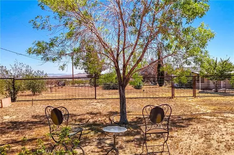 Exterior - 1010 Wamego, Yucca Valley, CA 92284 photo 21 of 25