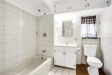 Bath - 1010 Wamego, Yucca Valley, CA 92284 photo 2 of 5