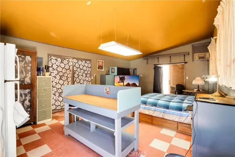 Bedroom - 1010 Wamego, Yucca Valley, CA 92284 photo 8 of 9