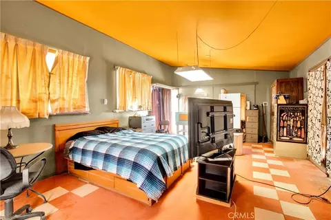 Bedroom - 1010 Wamego, Yucca Valley, CA 92284 photo 9 of 9