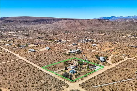 View/Area - 1010 Wamego, Yucca Valley, CA 92284 photo 2 of 4