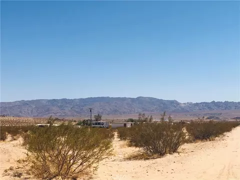 2 Kachina Dr, Twentynine Palms, CA 92277