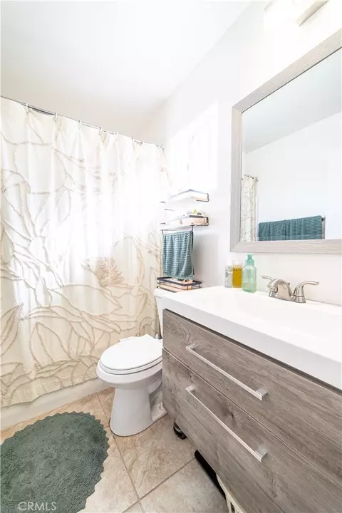 Bath - 3220 Sage, Yucca Valley, CA 92284 photo 1 of 2