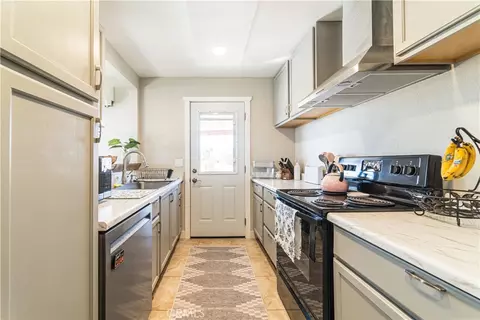 Kitchen - 3220 Sage, Yucca Valley, CA 92284 photo 3 of 4