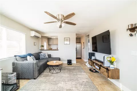 Living - 3220 Sage, Yucca Valley, CA 92284 photo 1 of 2