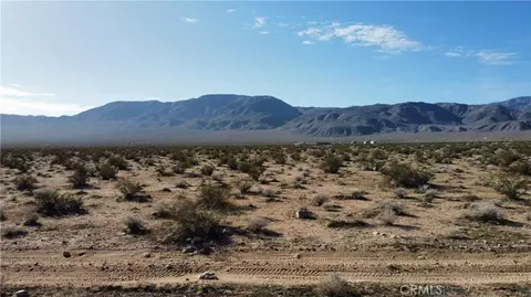 42 Old Woman Springs Rd, Johnson Valley, CA 92356