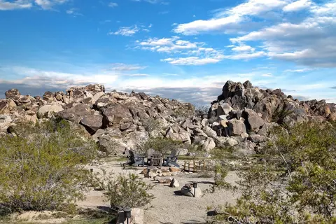 6875 Mount Shasta Ave, Joshua Tree, CA 92252