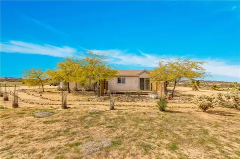 492 Surrey Ave, Yucca Valley, CA 92284