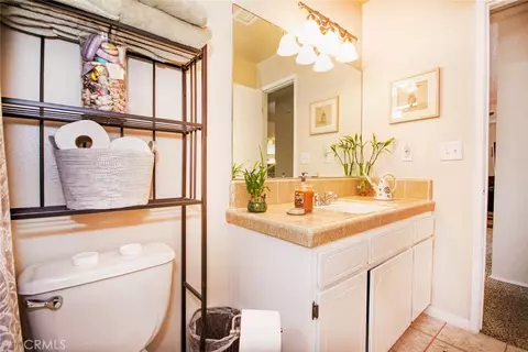 Bath - 61611 Alta Loma Dr, Joshua Tree, CA 92252 photo 1 of 2