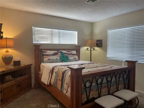 Bedroom - 61611 Alta Loma Dr, Joshua Tree, CA 92252 photo 2 of 2