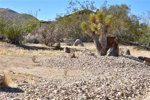 Exterior - 61611 Alta Loma Dr, Joshua Tree, CA 92252 photo 12 of 13