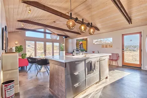 52733 Oak Dr, Pioneertown, CA 92268