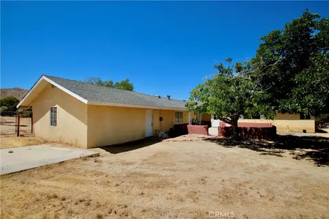 Exterior - 8747 Balsa Ave, Yucca Valley, CA 92284 photo 7 of 10