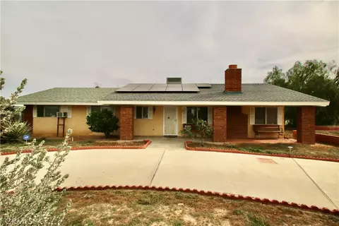 Exterior - 8747 Balsa Ave, Yucca Valley, CA 92284 photo 9 of 10