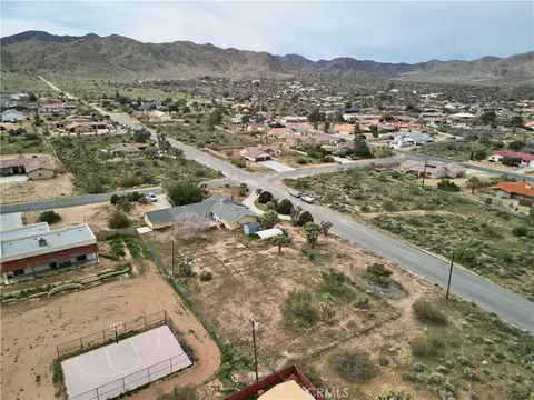 View/Area - 8747 Balsa, Yucca Valley, CA 92284 photo 9 of 10