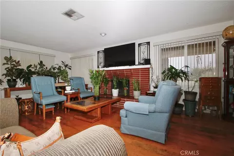Living - 8747 Balsa, Yucca Valley, CA 92284 photo 2 of 2