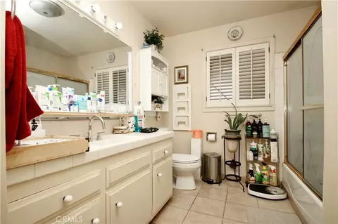 Bath - 8747 Balsa Ave, Yucca Valley, CA 92284 photo 1 of 4