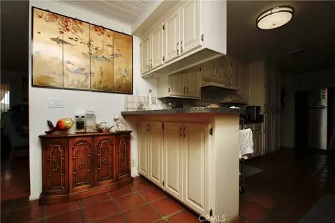 Kitchen - 8747 Balsa Ave, Yucca Valley, CA 92284 photo 3 of 3