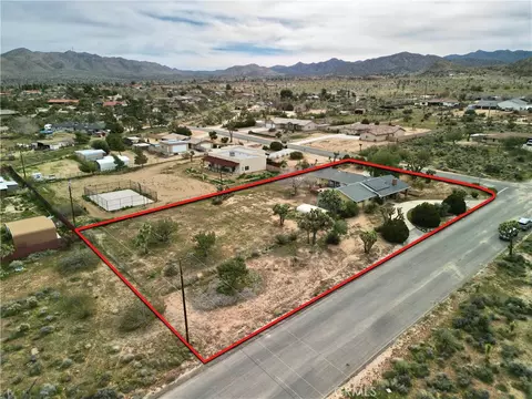 View/Area - 8747 Balsa Ave, Yucca Valley, CA 92284 photo 4 of 4