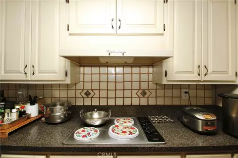 Kitchen - 8747 Balsa Ave, Yucca Valley, CA 92284 photo 1 of 3