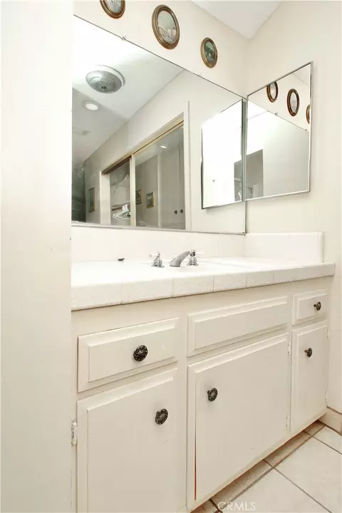 Bath - 8747 Balsa Ave, Yucca Valley, CA 92284 photo 4 of 4