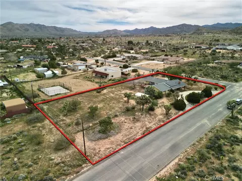 View/Area - 8747 Balsa, Yucca Valley, CA 92284 photo 6 of 10