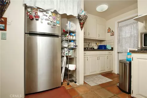 Kitchen - 8747 Balsa Ave, Yucca Valley, CA 92284 photo 2 of 3