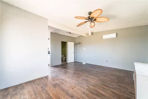 Living - 56617 Massachusets, Landers, CA 92285 photo 4 of 5