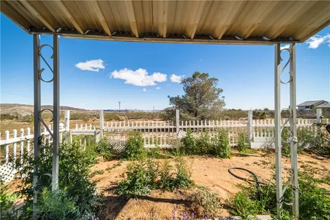 Exterior - 56617 Massachusets, Landers, CA 92285 photo 3 of 11