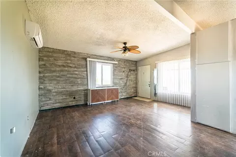 Living - 56617 Massachusets, Landers, CA 92285 photo 1 of 5