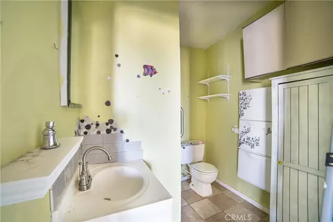 Bath - 56617 Massachusets, Landers, CA 92285 photo 1 of 3