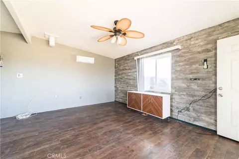 Living - 56617 Massachusets, Landers, CA 92285 photo 5 of 5