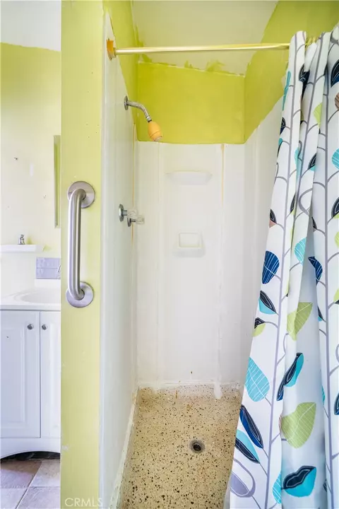 Bath - 56617 Massachusets, Landers, CA 92285 photo 3 of 3