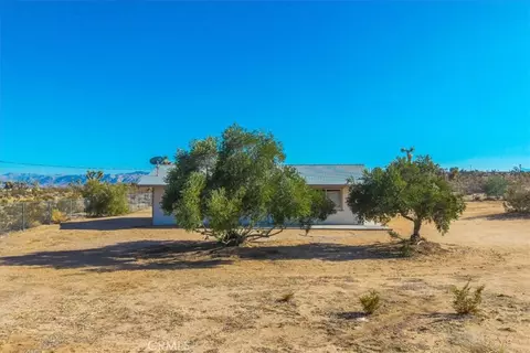 59057 Aberdeen Dr, Yucca Valley, CA 92284